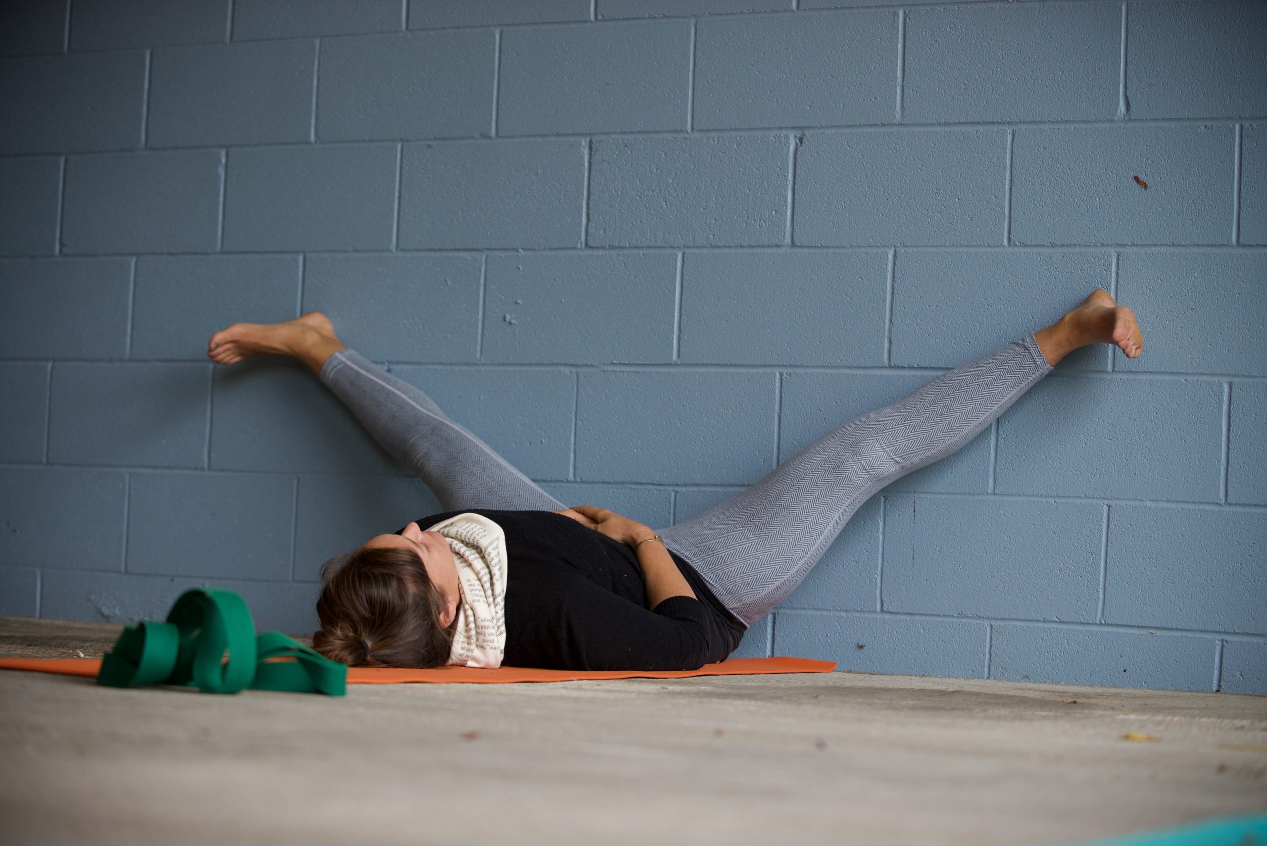 Modifications for 7 Common Yoga Poses for Tight Hips | YouAligned